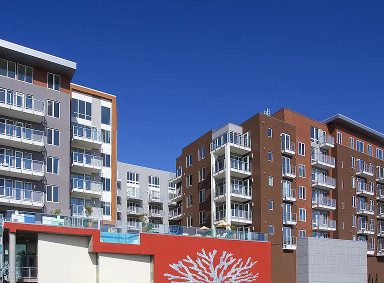 Instrata Little Italy — Photo 19