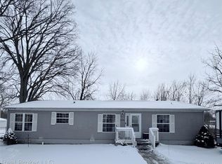 6054 Lapeer Rd, Burton, MI 48509