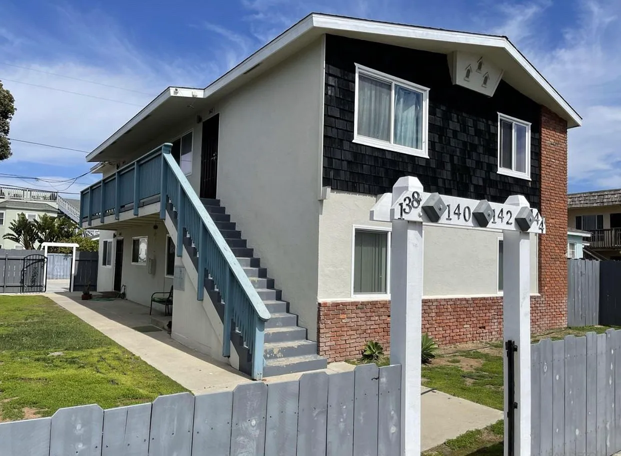 2 bed, 800 sqft, $2,500 — Photo 1