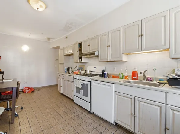 6020 Broadway image 22 of 34