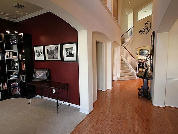 ENTRANCE FORMAL LIVING