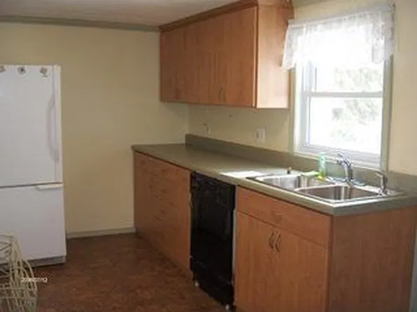 13812 Main St, Bath, MI 48808