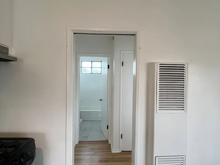 Glendale Terrace Apartments - AC Townhomes LLC — Photo 9
