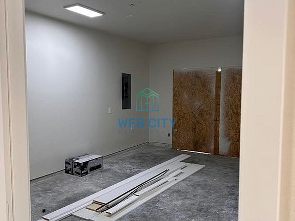 2nd image of 4717 Zealand St