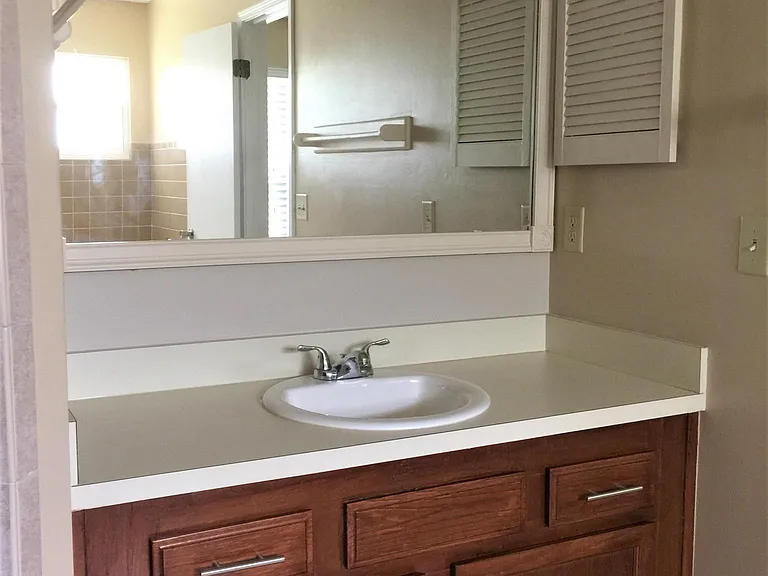 10439 Inverness Dr — Photo 24