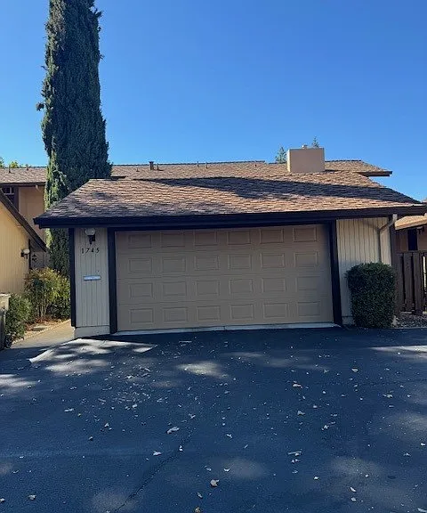 1745 Countrywood Ct — Photo 8
