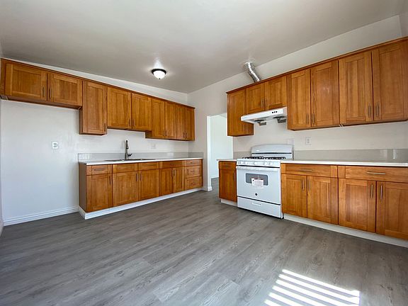 3rd image of 819 S Greenwood Ave #H