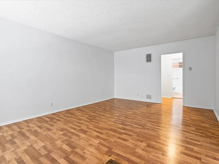 135 S Belmont St #1 — Photo 5