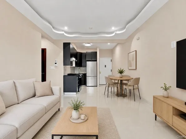360 43rd Street #2A, Brooklyn, NY 11232