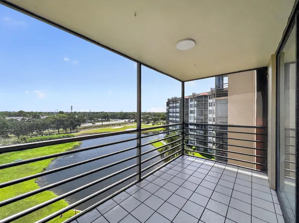 1200 Saint Charles Pl APT 619, Hollywood, FL 33026