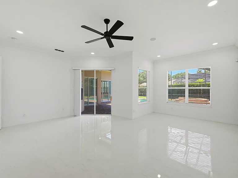 5224 Vistamere Ct — Photo 24