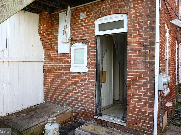 5th image of 123 N State St