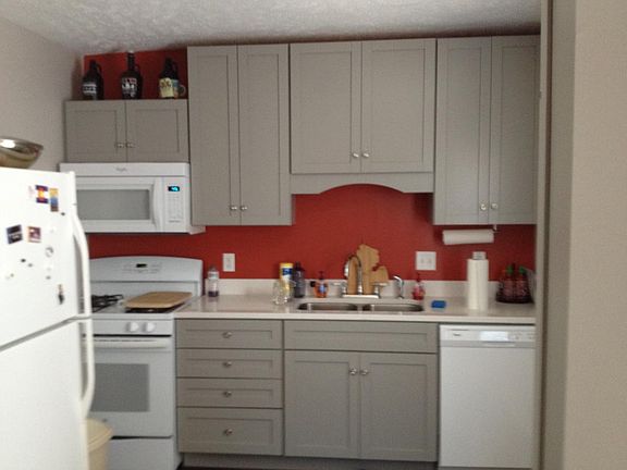 5th image of 930 Wealthy St SE APT 4