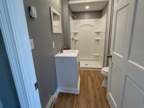 602 1st Crown Point Rd, Strafford, NH 03884