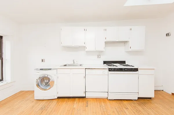 Rented by MNS | media 44