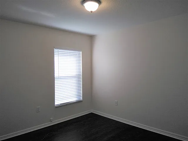 1443 Baythorn Dr — Photo 14