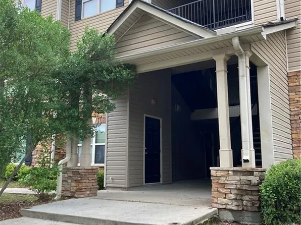 8202 Fairington Ridge Cir, Lithonia, GA 30038