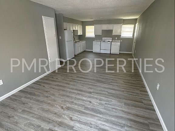 3rd image of 5708 NW Oak Ave