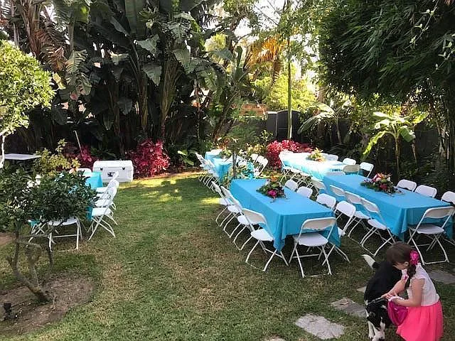 Tropic, private and very fun yard!