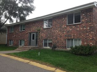 712 Garden Ln APT 4, Shakopee, MN 55379