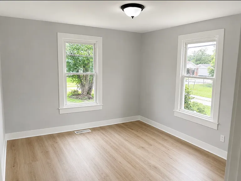 422 Fairground Hts — Photo 7