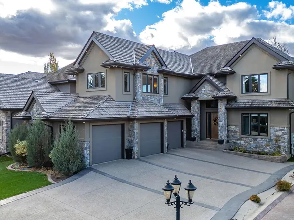 4810 Donsdale Dr NW, Edmonton, AB T6M 2N2