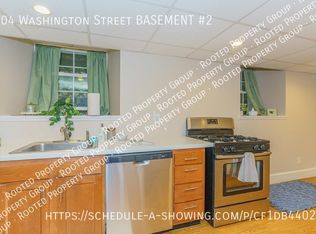 204 Washington St APT 2, Troy, NY 12180