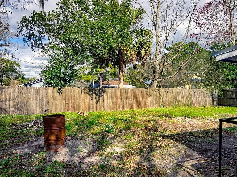 531 New Berlin Rd — Photo 26