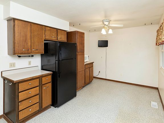 5th image of 4657 Hyperion Dr
