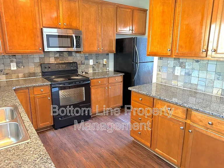 2910 Watercrest Dr NW — Photo 8