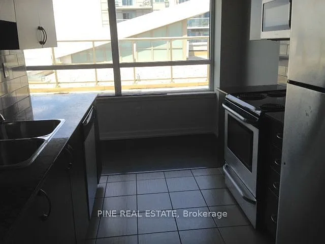 812 Lansdowne Ave #1212 — Photo 11