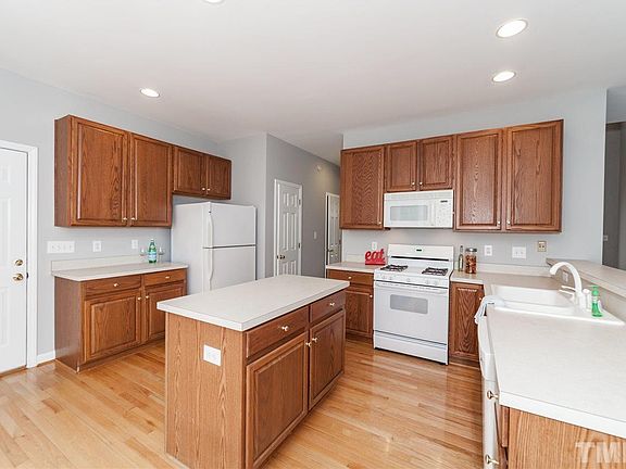 4th image of 1408 Hillcroft Ct