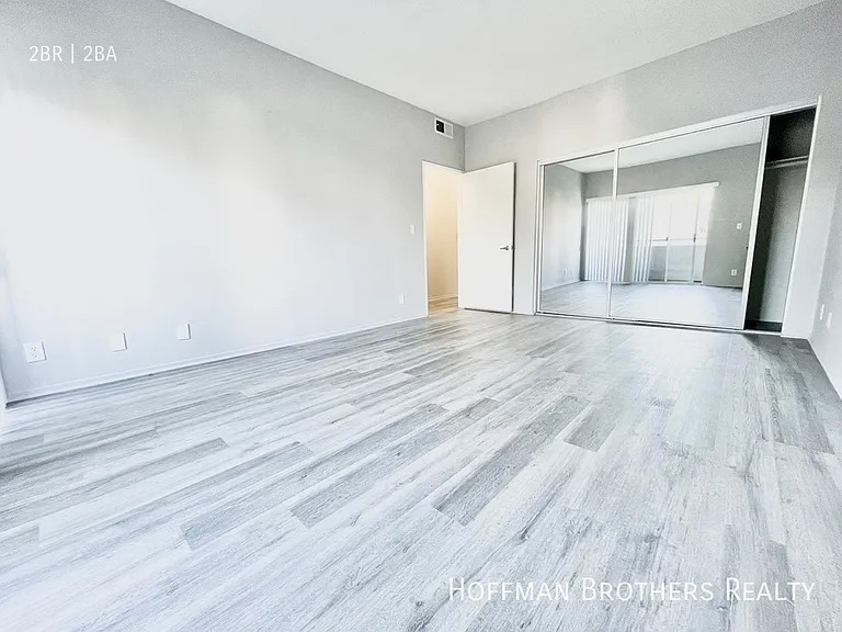 11223 Richland Ave #302 — Photo 9