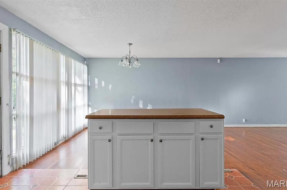 2nd image of 10241 Viscount Dr
