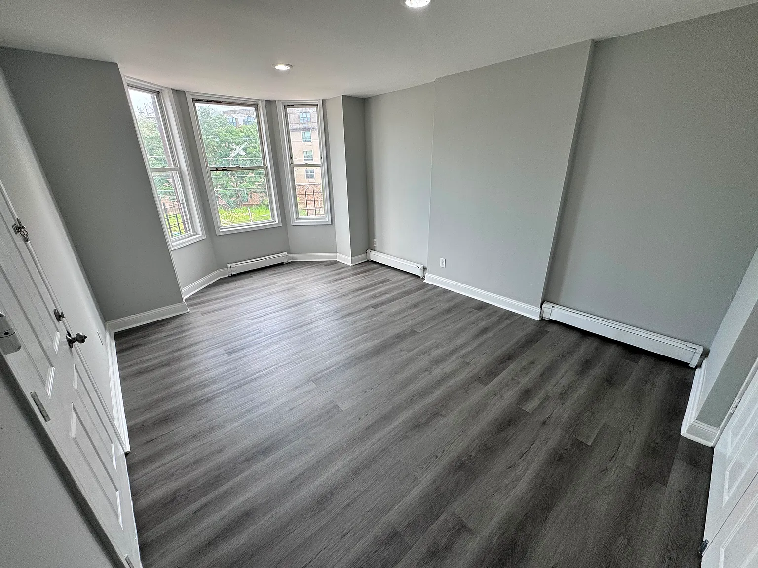 3 bed, $1,950 — Photo 4