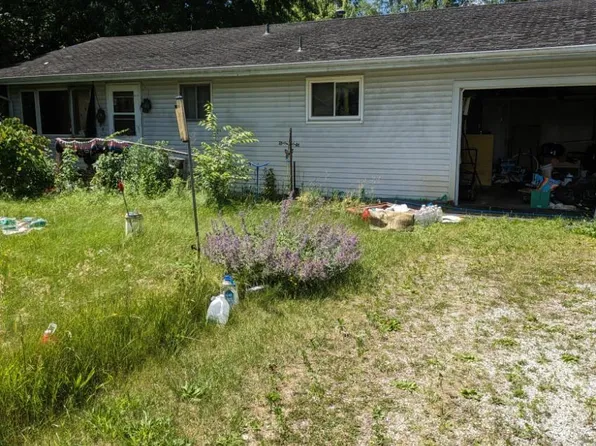 69770 Elkhart Rd, Edwardsburg, MI 49112