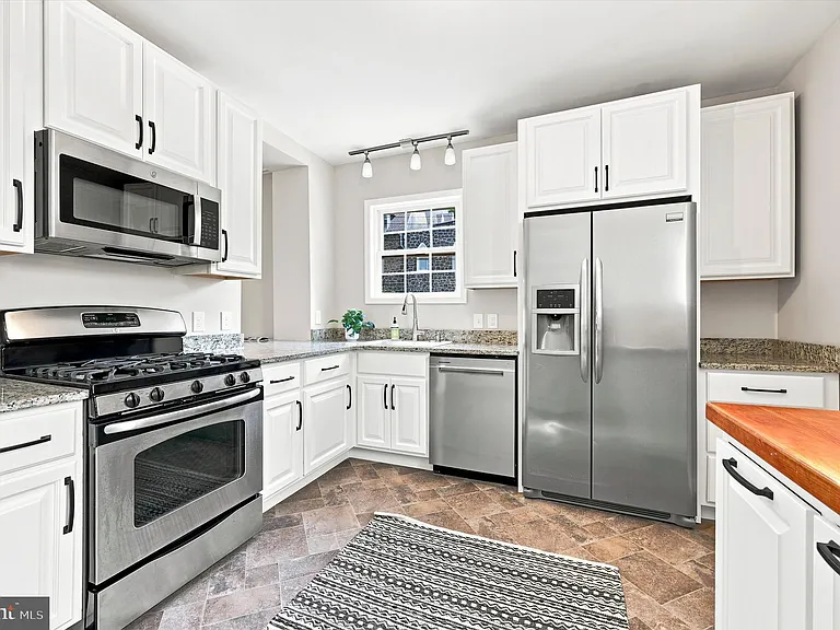 1810 Mount Salem Ln — Photo 5
