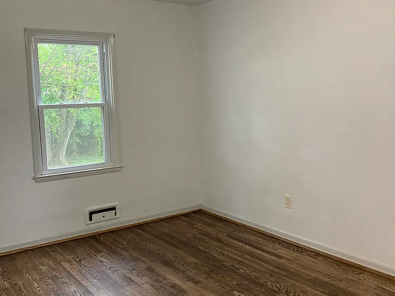 11320 Greenberry Rd — Photo 9