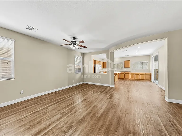 29 Belden Ave — Photo 6