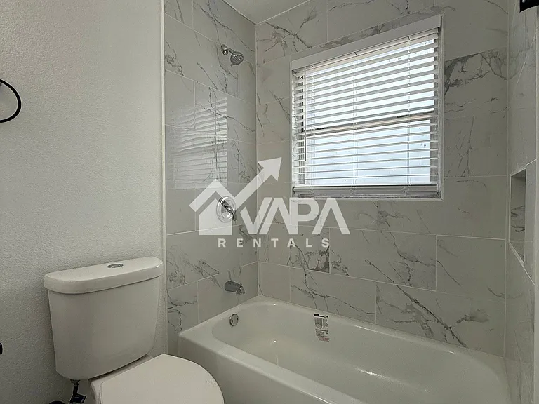 230 Craigmont Ln — Photo 5