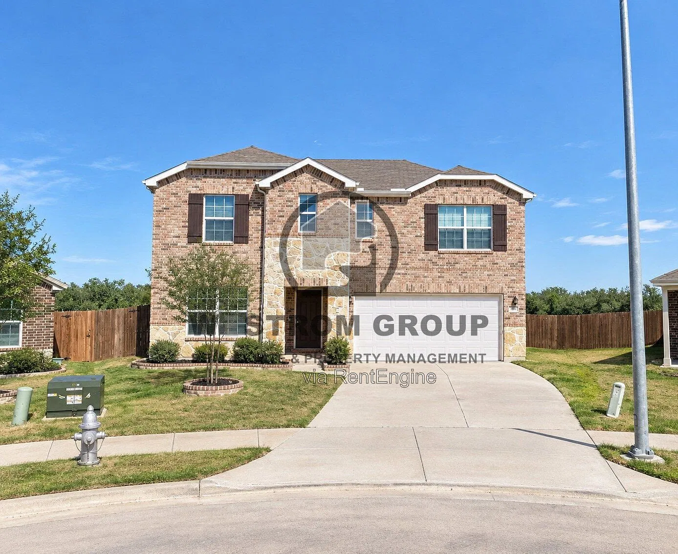 4 bed, 2.5 bath, 2506 sqft, $2,595 — Photo 1