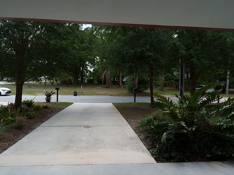 1300 Francis Ave — Photo 2