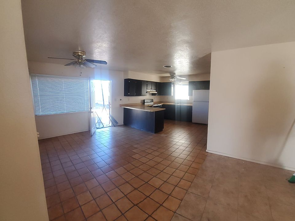 1st image of 1076 Balboa Ct SE