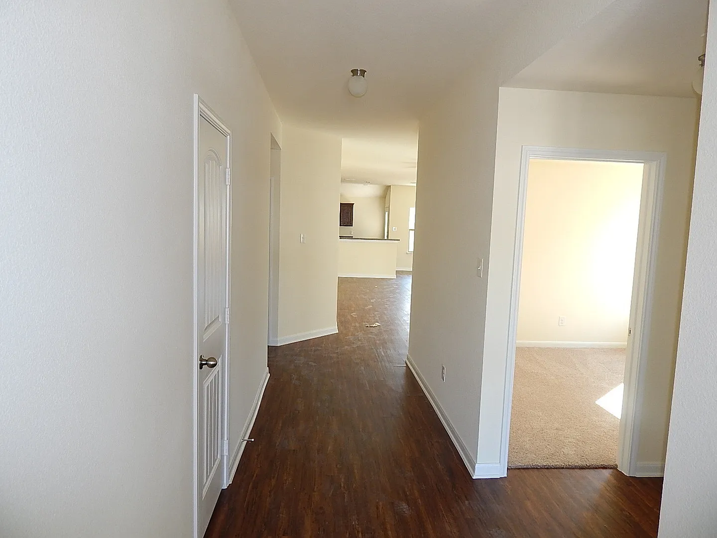 5-Bedroom Home with Spacious Layout, Fenced Yard & Pet-Friendly Living — Photo 4
