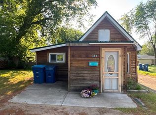 314 College St, Spooner, WI 54801