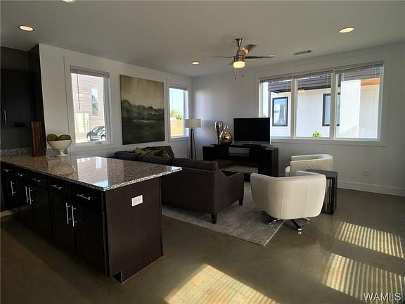 4th image of 604 30th Ave E