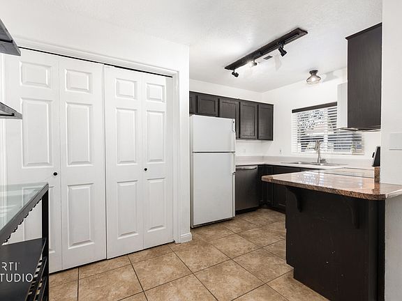 3rd image of 444 E Sunland Dr Unit 66