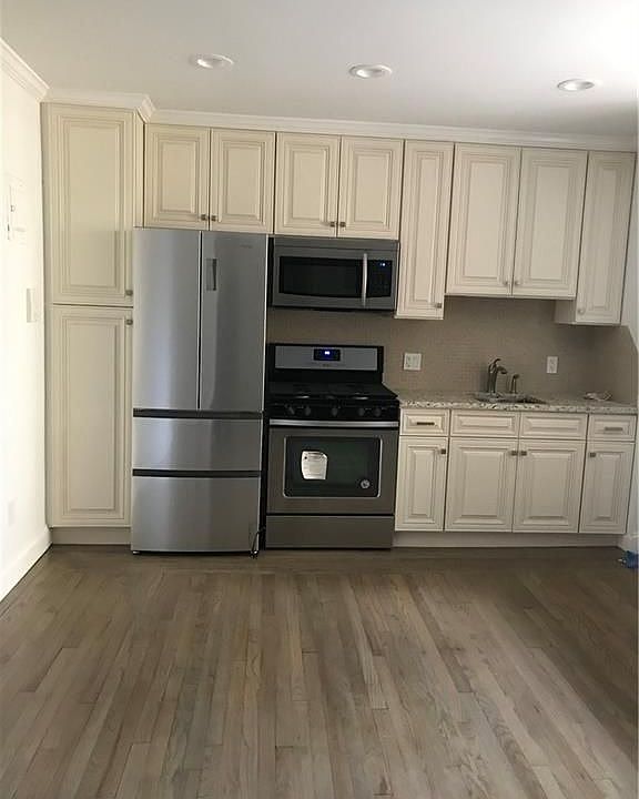 1st image of 1 Elm St APT 3E