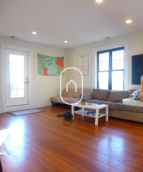 61 Beech Glen St #1 — Photo 3