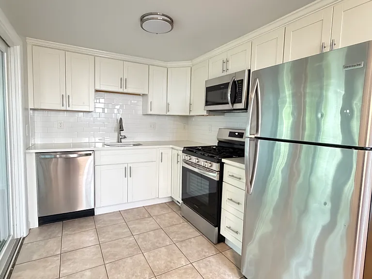 19 Shoreham St — Photo 5